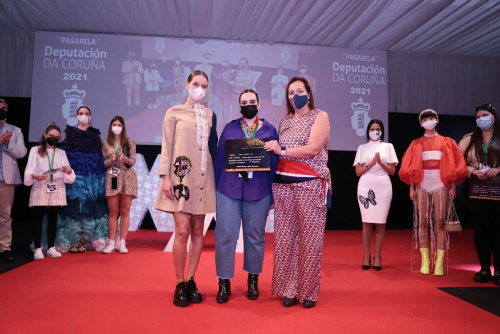 Anna García Viu, a gañadora do Concurso de Noveis Deseñadores da XXX Mostra do Encaixe