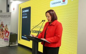 Sandra Insua presentando a Mostra en Fitur