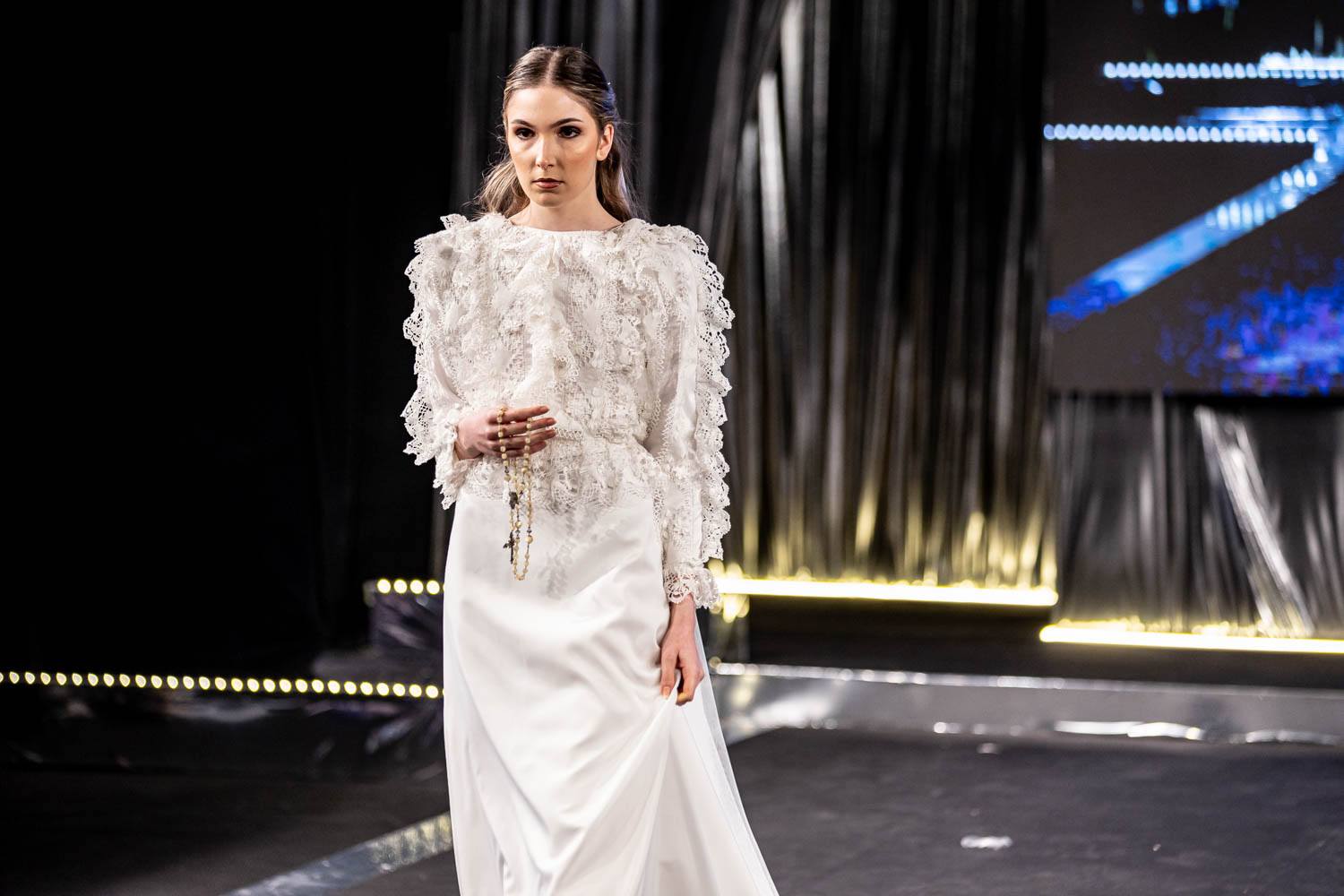 O Encaixe de Camariñas brilla con luz propia nas coleccións dos Grandes Deseñadores da Mostra 