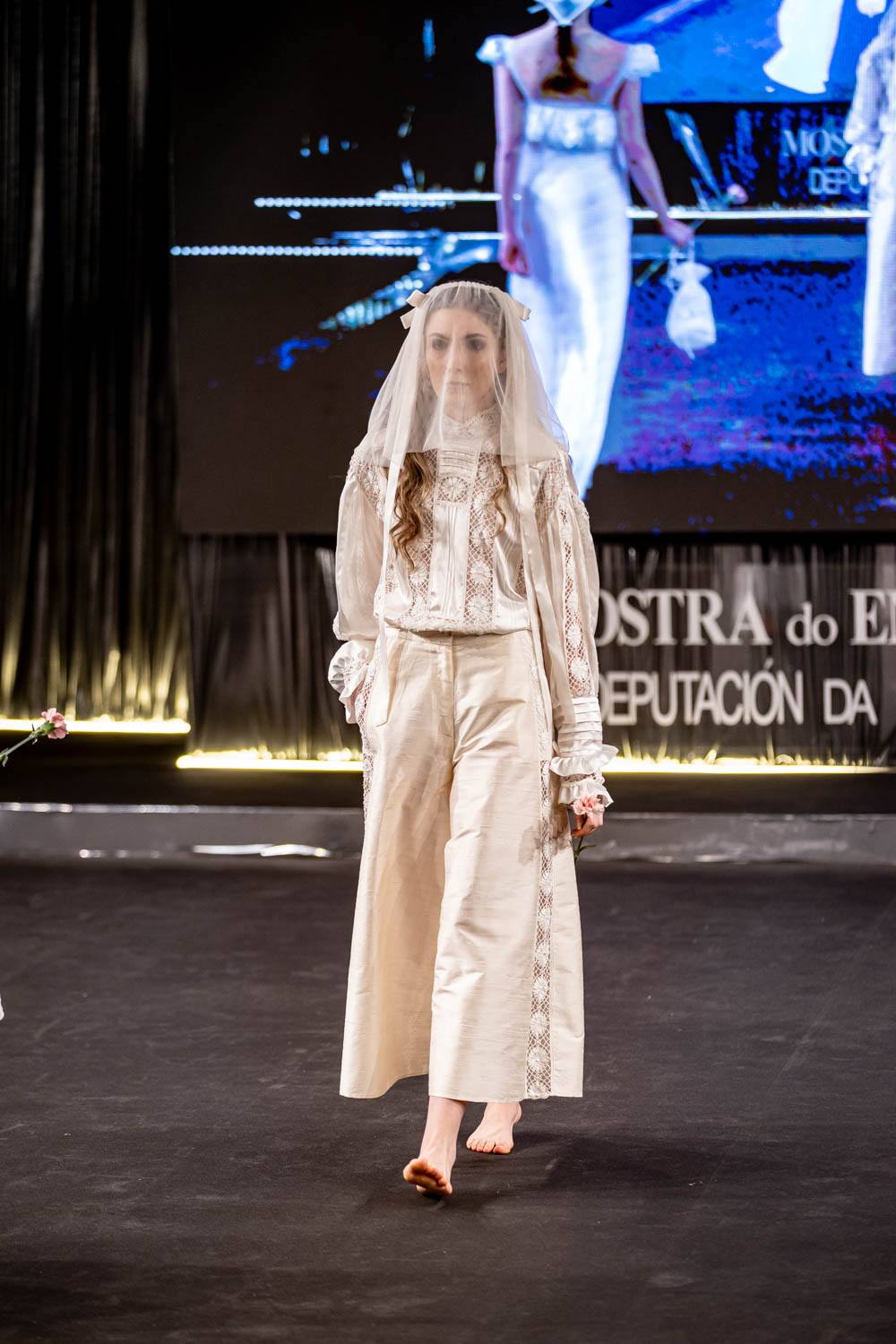 O Encaixe de Camariñas brilla con luz propia nas coleccións dos Grandes Deseñadores da Mostra 