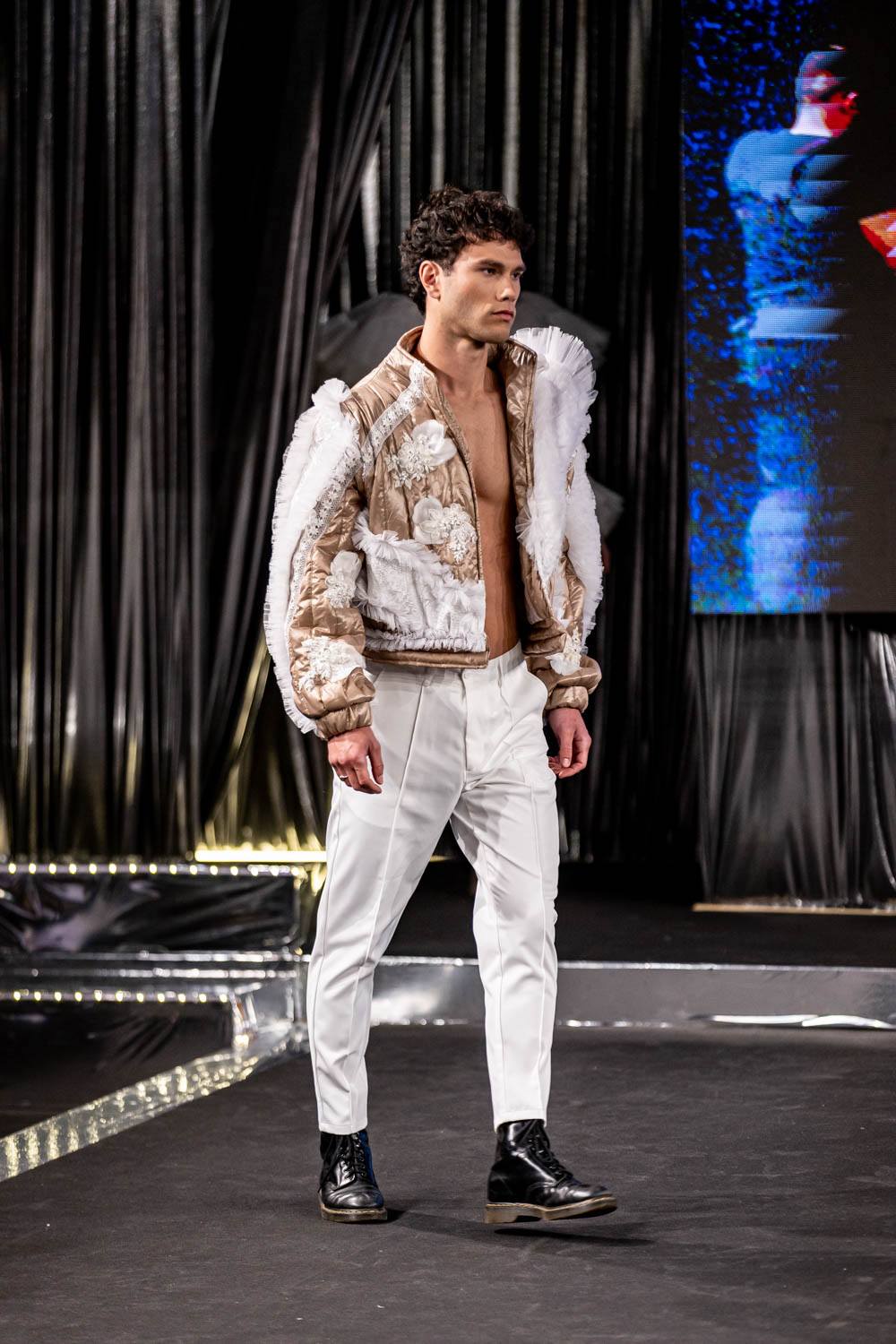 O Encaixe de Camariñas brilla con luz propia nas coleccións dos Grandes Deseñadores da Mostra 