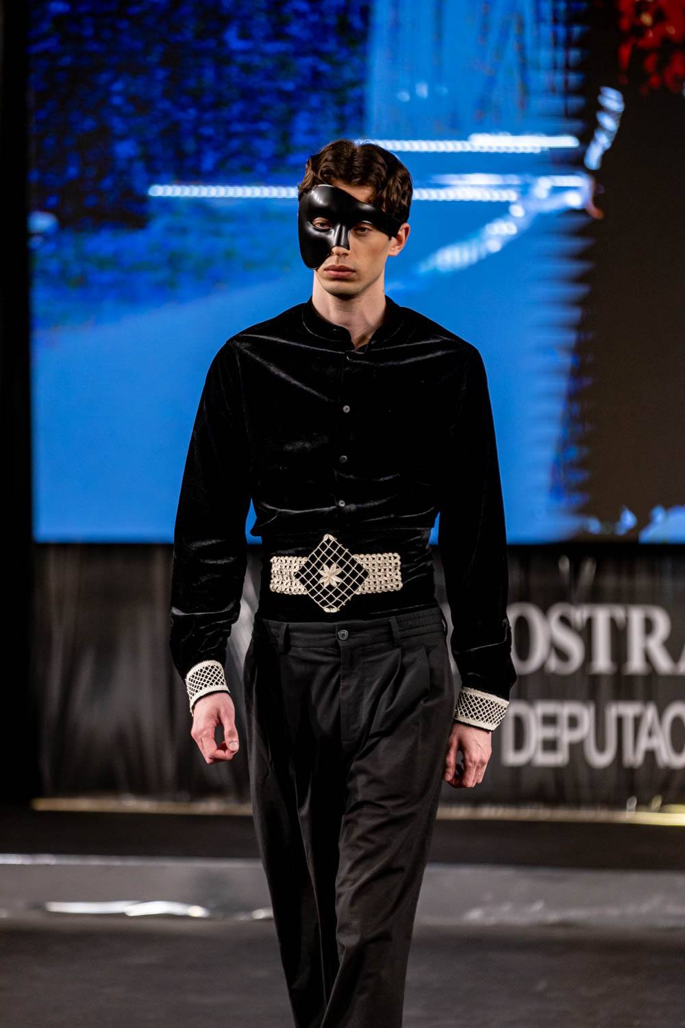 O Encaixe de Camariñas brilla con luz propia nas coleccións dos Grandes Deseñadores da Mostra 