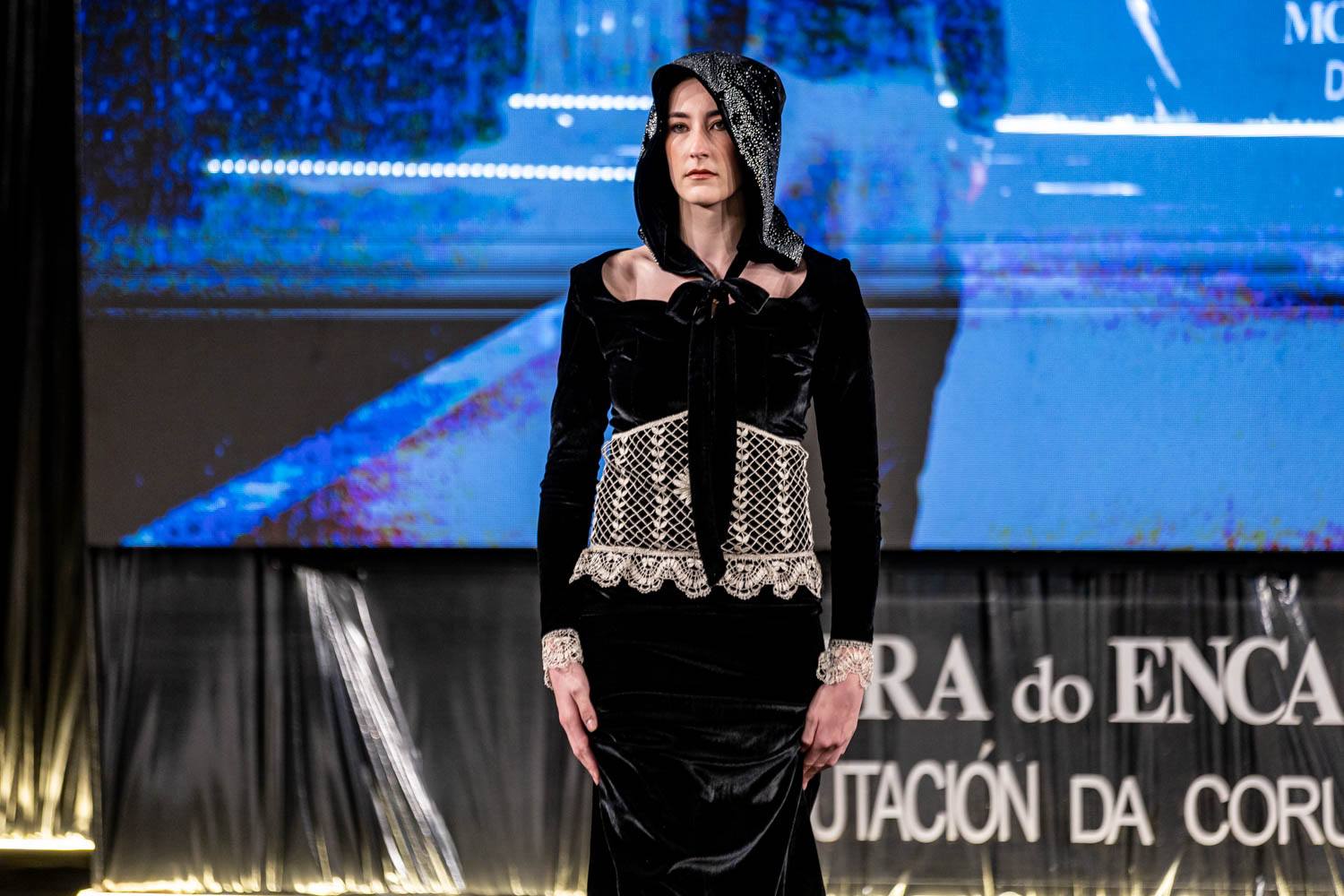 O Encaixe de Camariñas brilla con luz propia nas coleccións dos Grandes Deseñadores da Mostra 