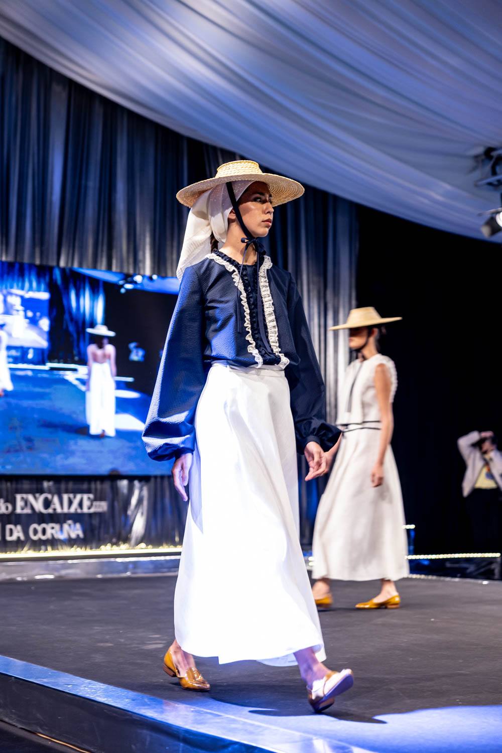 O Encaixe de Camariñas brilla con luz propia nas coleccións dos Grandes Deseñadores da Mostra 