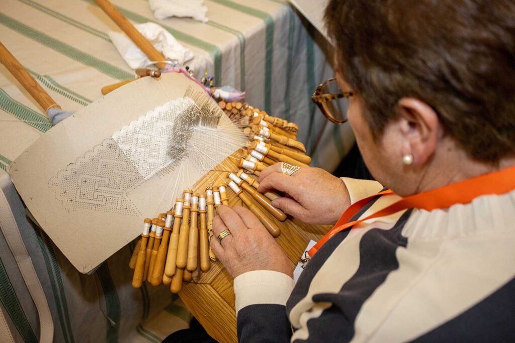 En Semana Santa, o fío convértese en arte na XXXV Mostra do Encaixe Deputación da Coruña 