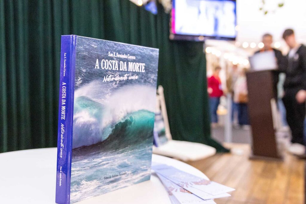 Alfonso de Sas, con ‘1898-El Padre Ausente’, e Xan e Antonio Fernández, con ‘A Costa da Morte, naturalmente única’, rematan as presentacións literarias da XXXV Mostra do Encaixe