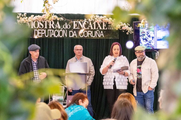 Alfonso de Sas, con ‘1898-El Padre Ausente’, e Xan e Antonio Fernández, con ‘A Costa da Morte, naturalmente única’, rematan as presentacións literarias da XXXV Mostra do Encaixe