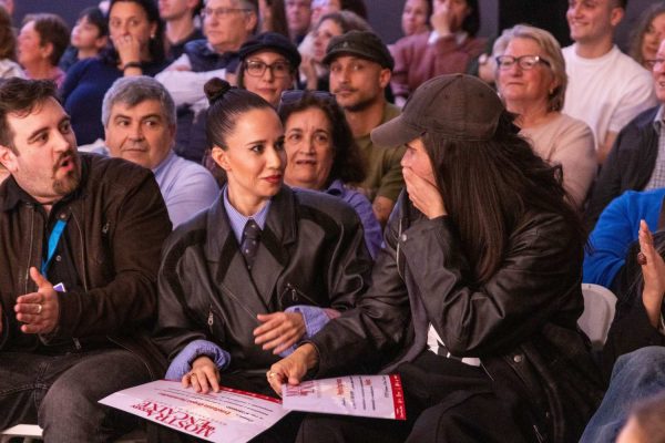 GAÑADORES NO MOMENTO DE ENTERARSE DE QUE ERAN A COLECCIÓN GAÑADORA